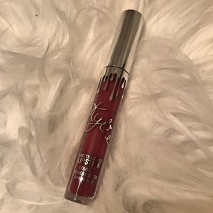 Kylie Jenner Liquid Lipstick *Blitzen*
